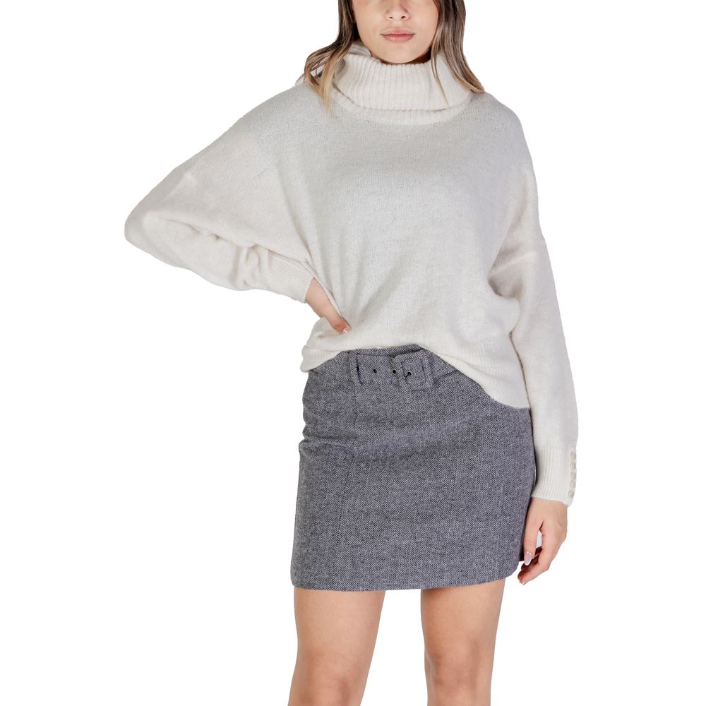 ICHI Cream Marabou Turtleneck